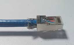 網(wǎng)絡(luò)線的刷剪編織包銅箔去鋁箔機(jī)任用，鑫遠(yuǎn)程